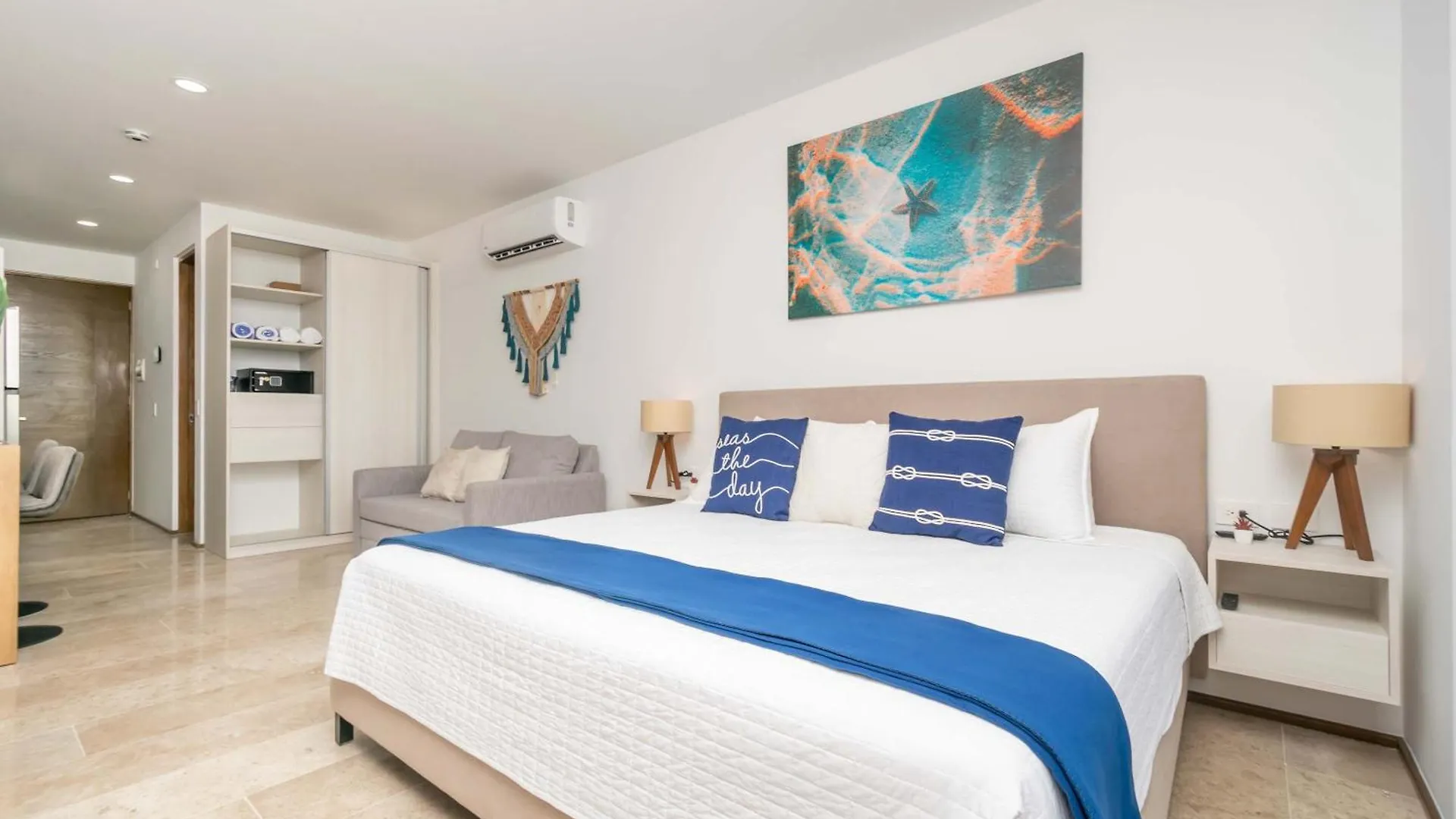 Chic Studio, Oceanview Roof Pool, Balcony, Gym Playa del Carmen Mexico